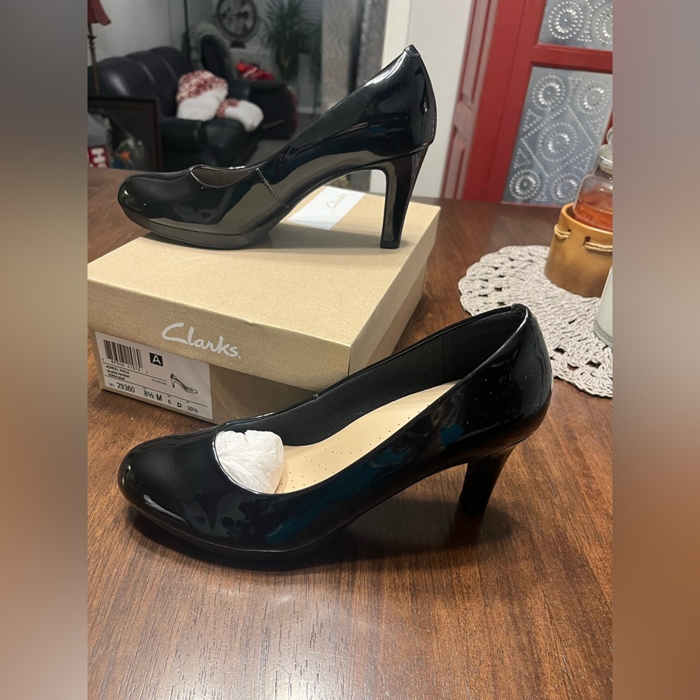 Clarks Women's 8.5 Adriel Viola Black NEW